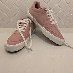 Levi’s Women’s Pink Sneakers – Size 9